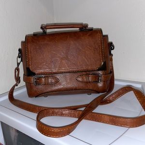 Brown leather shoulder/crossbody purse